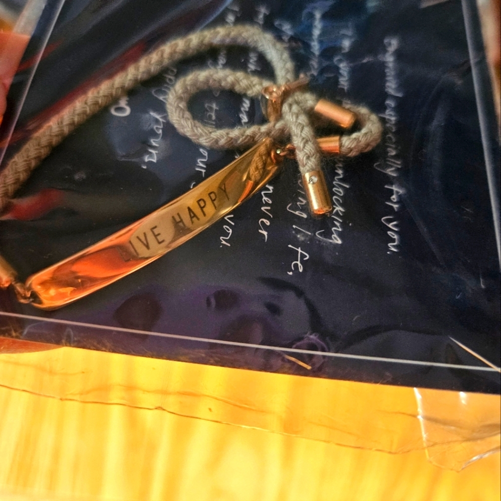 Live happy bracelet